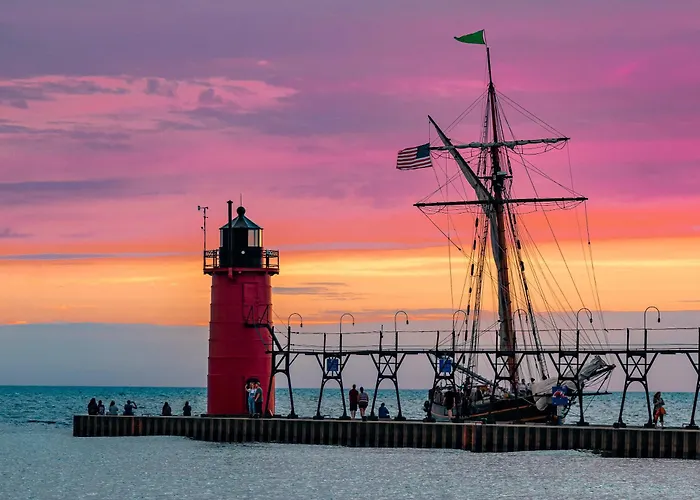 South Haven Luxury Lakefront - Panoramic Lake Views