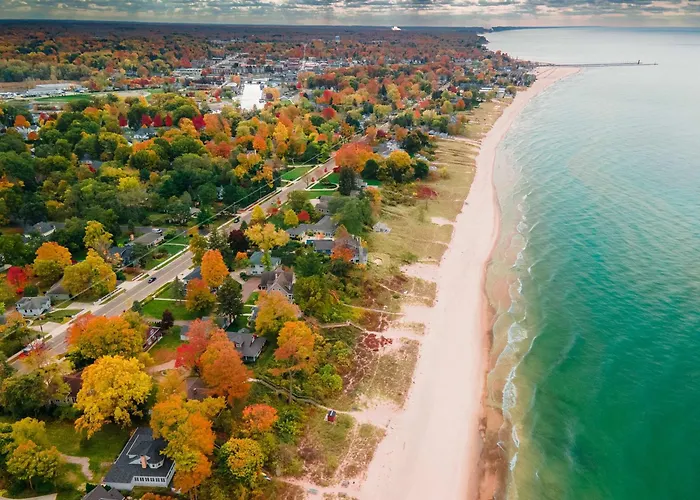 South Haven Luxury Lakefront - Panoramic Lake Views